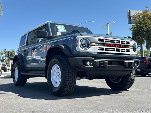 Used 2025 Ford Bronco Heritage Edition AWD/4WD image 3