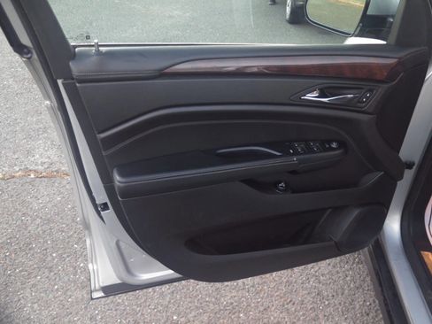 Used 2014 Cadillac SRX Luxury w/ Driver Awareness Package image 17