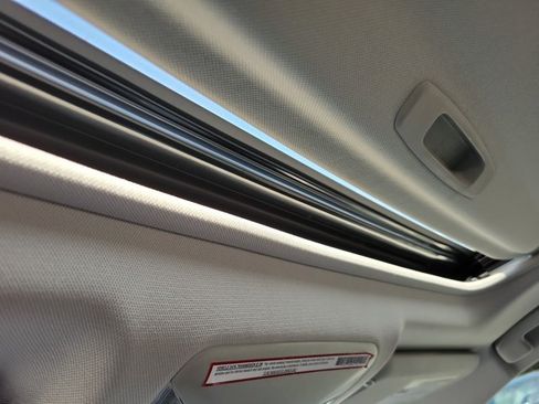 Used 2021 Toyota RAV4 XLE Premium FWD image 18