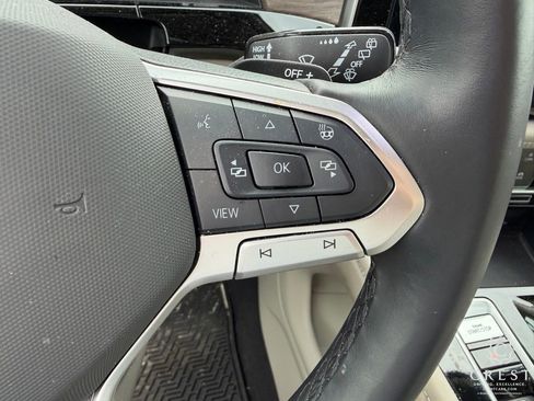 Used 2024 Volkswagen Atlas SEL Premium R-Line image 18