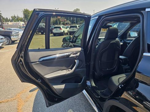 Used 2019 BMW X1 xDrive28i w/ Convenience Package AWD/4WD image 15