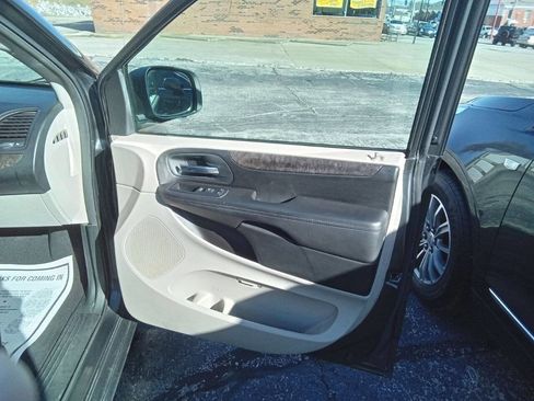 Used 2011 Dodge Grand Caravan Mainstreet w/ PWR Convenience Group image 4