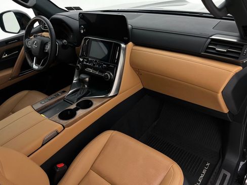 Used 2024 Lexus LX 600 4WD w/ Appearance Package image 13