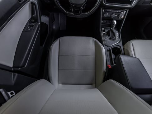Used 2018 Volkswagen Tiguan SE FWD image 52