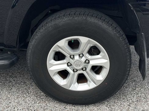 Used 2020 Toyota 4Runner SR5 Premium w/ Moonroof Package RWD image 12