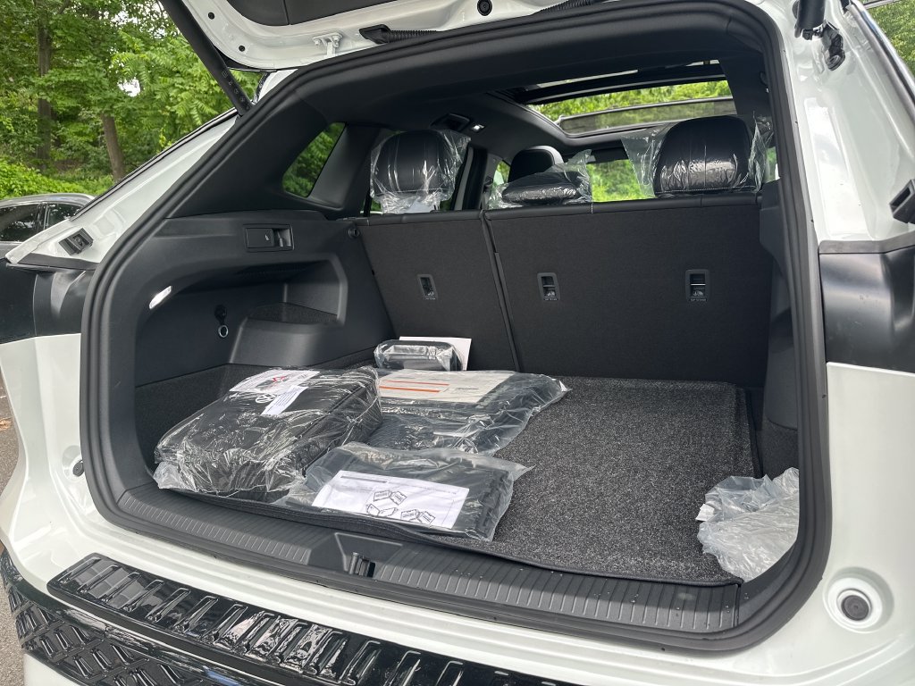 New 2026 Volkswagen Tiguan SE R-Line AWD/4WD image 18