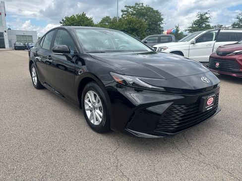 Used 2025 Toyota Camry LE w/ Convenience Package AWD/4WD image 9
