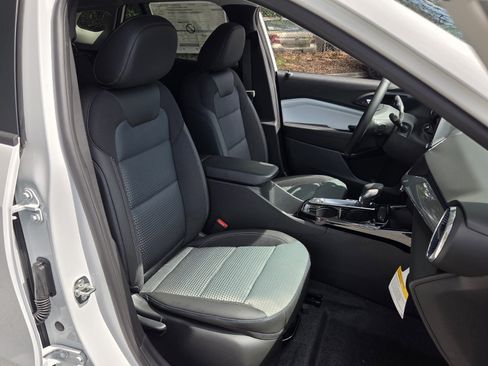 New 2026 Chevrolet Trax LT w/ Driver Confidence Package FWD image 23