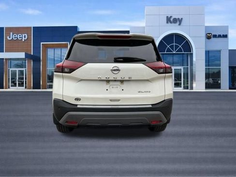 Used 2021 Nissan Rogue SL w/ Premium Package image 5