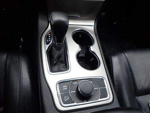 Used 2018 Jeep Grand Cherokee Limited image 22