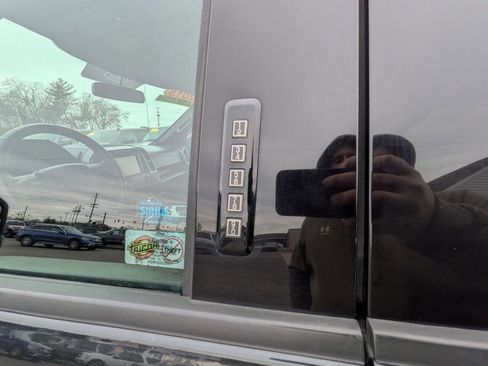 Used 2015 Ford F150 XLT w/ Equipment Group 302A Luxury image 12