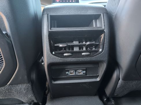 Used 2025 Jeep Grand Cherokee Laredo RWD image 18