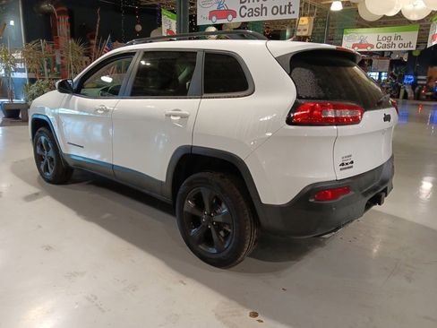 Used 2017 Jeep Cherokee High Altitude image 8