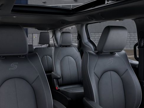 New 2026 Chrysler Pacifica Limited w/ S Appearance Package image 26