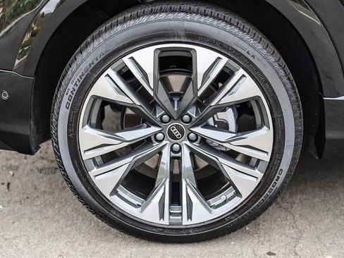 Used 2025 Audi Q8 Premium Plus AWD/4WD image 13