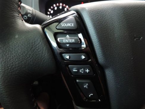 Used 2025 Nissan Frontier PRO-4X image 30