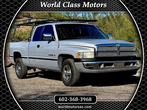 Used 1997 Dodge Ram 1500 Truck 2WD Club Cab image 1