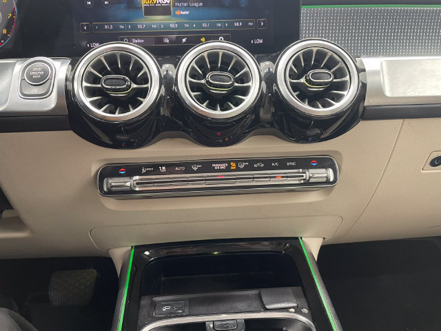Certified 2022 Mercedes-Benz GLB 250 4MATIC image 4