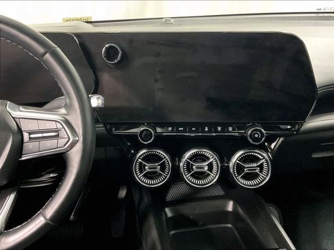 Used 2024 Chevrolet Blazer EV LT image 18