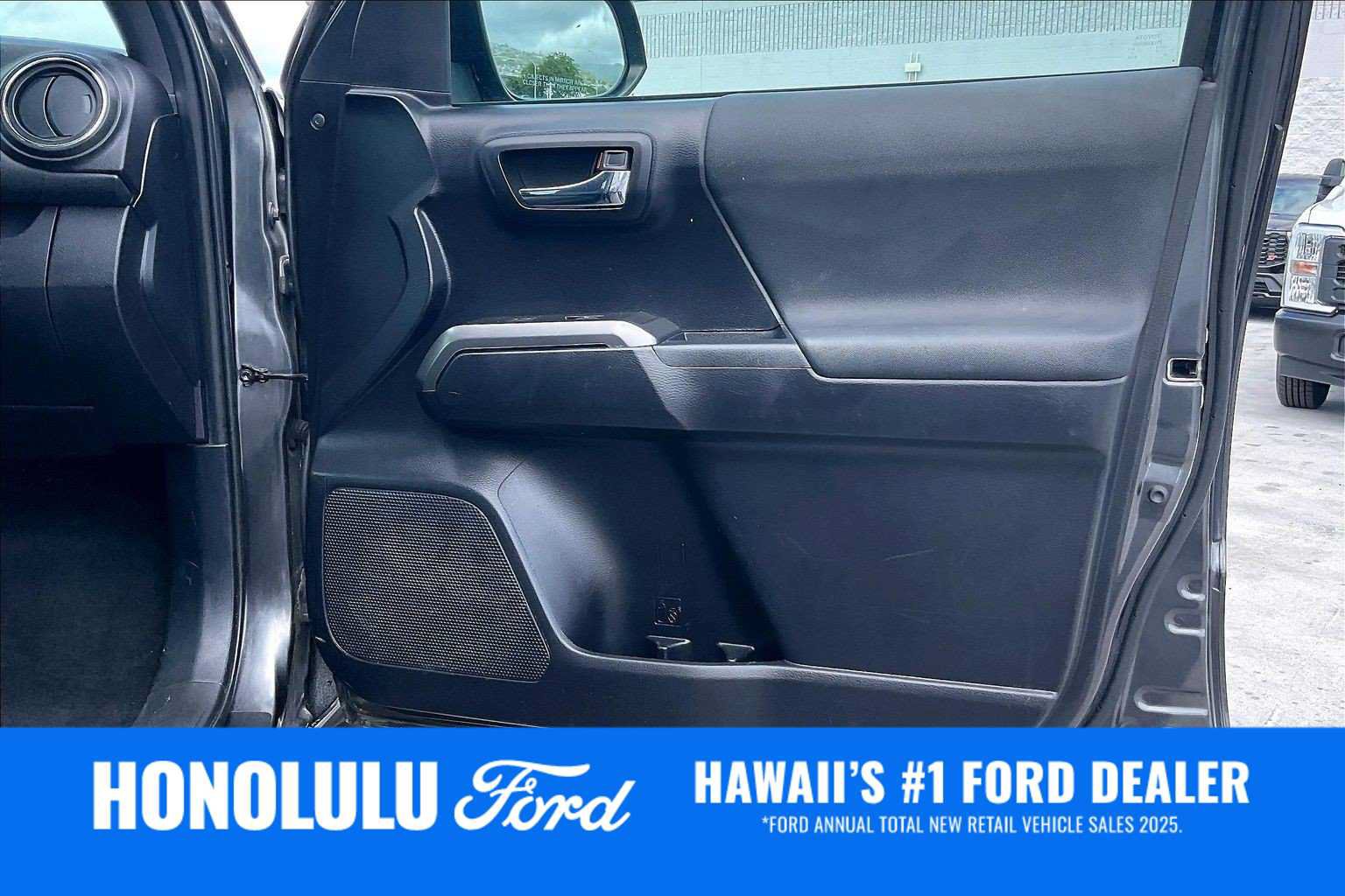 Used 2020 Toyota Tacoma TRD Off-Road AWD/4WD image 28
