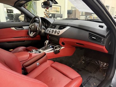 Used 2009 BMW Z4 sDrive35i RWD image 14