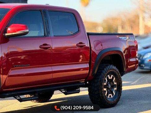 Used 2021 Toyota Tacoma TRD Off-Road w/ Technology Package image 3