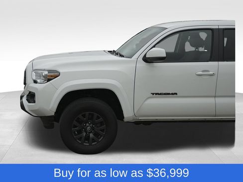 Used 2023 Toyota Tacoma SR5 AWD/4WD image 6