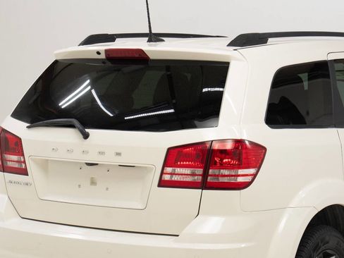 Used 2020 Dodge Journey SE w/ SE Popular Equipment Group image 16