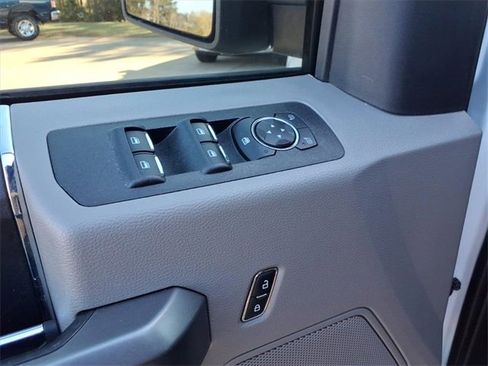 Used 2020 Ford F150 XLT image 22