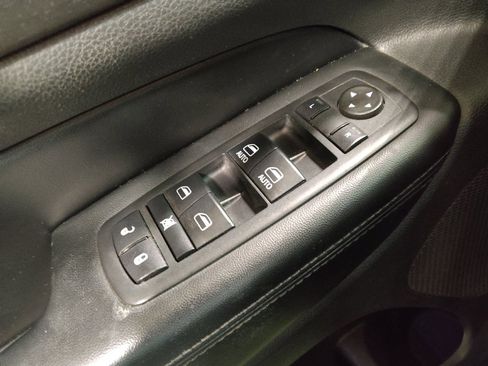 Used 2016 Jeep Grand Cherokee Laredo image 27