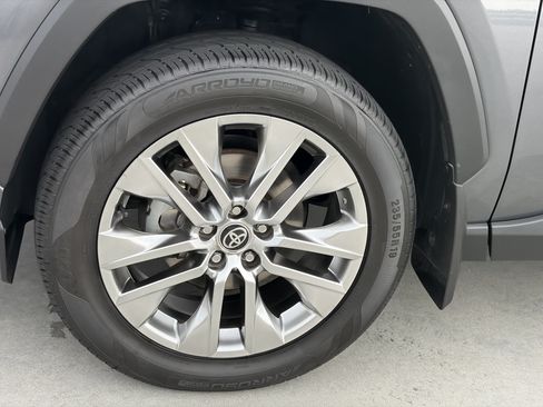 Certified 2021 Toyota RAV4 XLE Premium AWD/4WD image 8