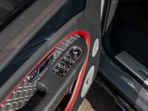 Used 2023 Bentley Bentayga Speed image 14