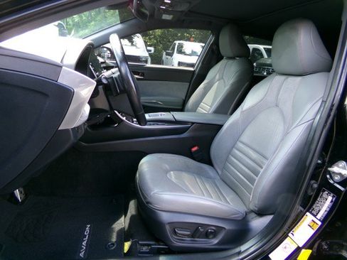 Used 2019 Toyota Avalon XSE FWD image 13