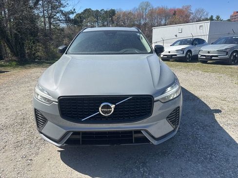 Used 2024 Volvo XC60 B5 Plus image 2