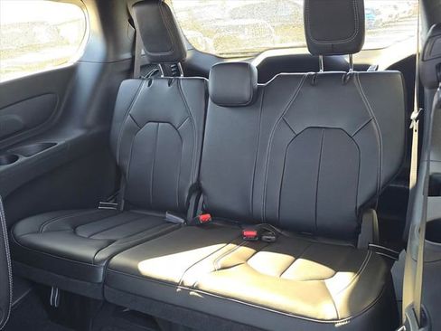 New 2026 Chrysler Pacifica Select w/ S Appearance Package image 6