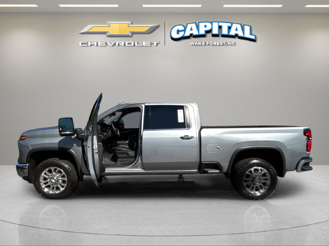 Used 2025 Chevrolet Silverado 2500 LTZ w/ LTZ Plus Package AWD/4WD image 10