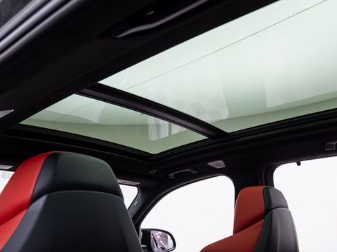 Certified 2023 BMW X5 M Competition w/ Competition Package image 18