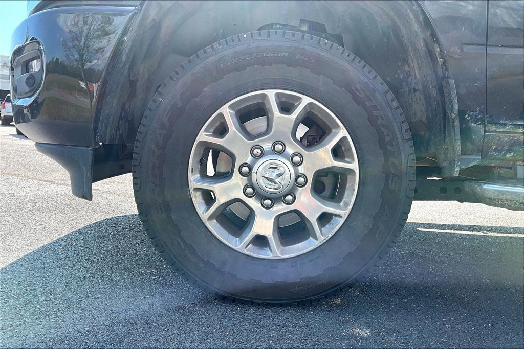 Used 2024 RAM 2500 Laramie AWD/4WD image 2