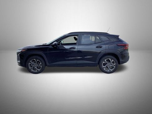 Used 2024 Chevrolet Trax LT w/ Driver Confidence Package image 2