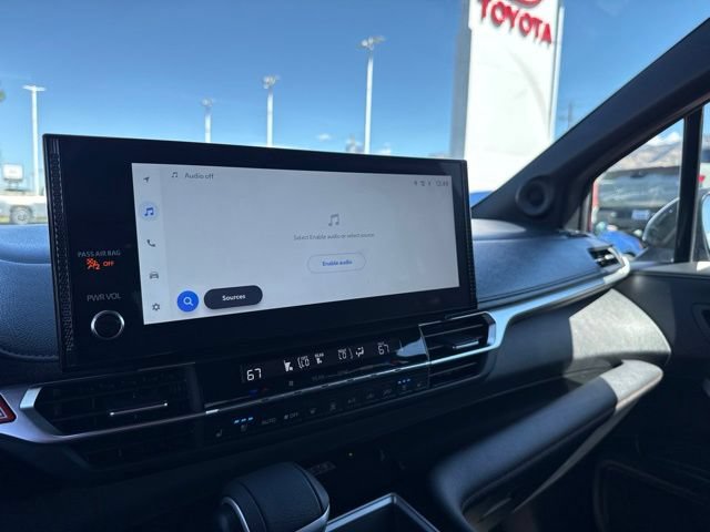 Used 2025 Toyota Sienna Limited FWD image 13
