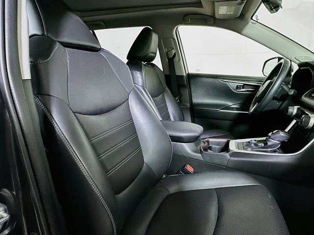 Used 2020 Toyota RAV4 Limited AWD/4WD image 32