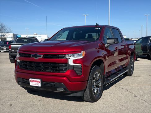 Used 2023 Chevrolet Silverado 1500 RST image 2