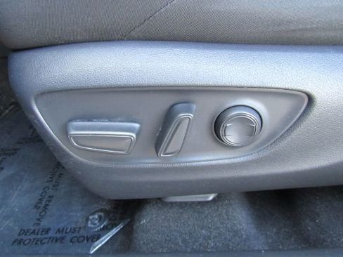 Used 2024 Toyota RAV4 SE image 13