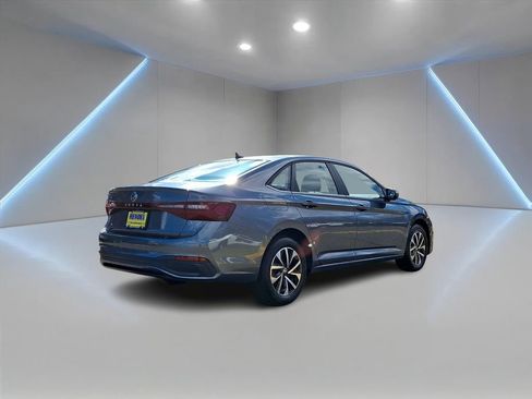 Used 2025 Volkswagen Jetta S image 5