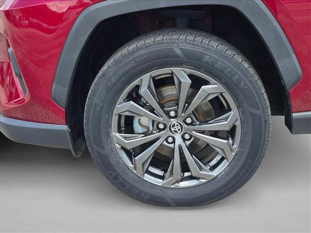 Used 2023 Toyota RAV4 XLE Premium AWD/4WD image 21