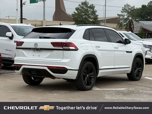 Used 2023 Volkswagen Atlas Cross Sport SEL R-Line AWD/4WD image 6