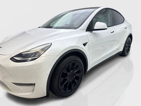 Used 2021 Tesla Model Y Long Range AWD/4WD image 11