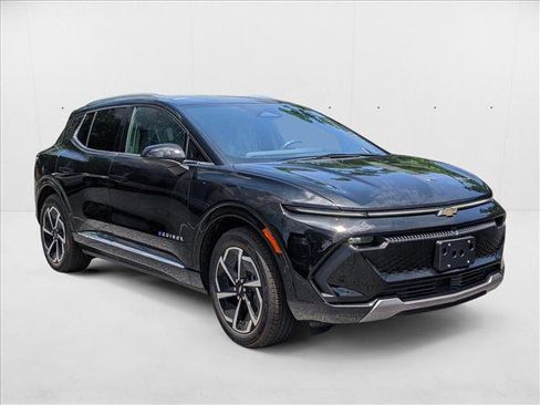 New 2025 Chevrolet Equinox EV LT image 6