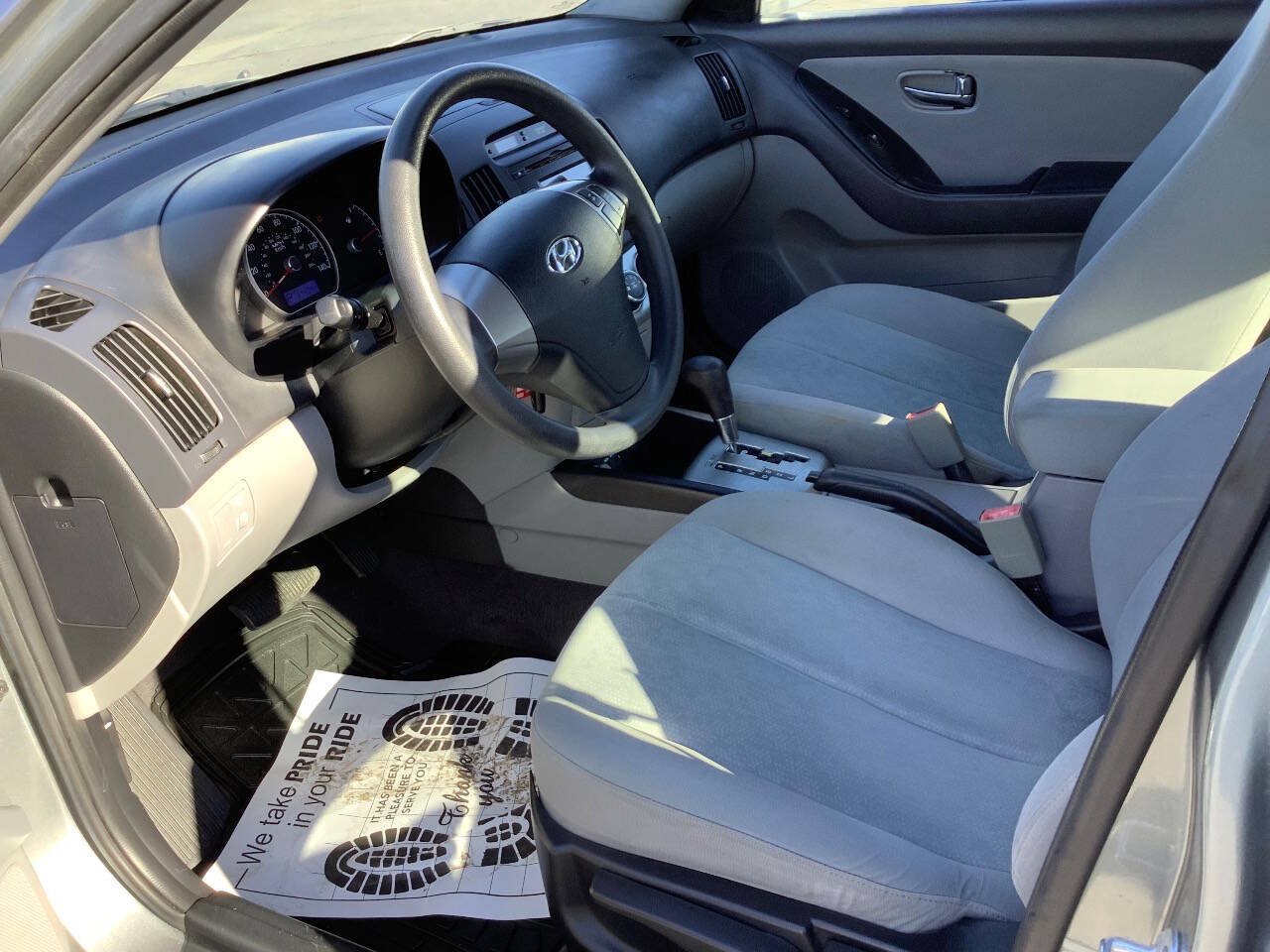 Used 2010 Hyundai Elantra GLS FWD image 23