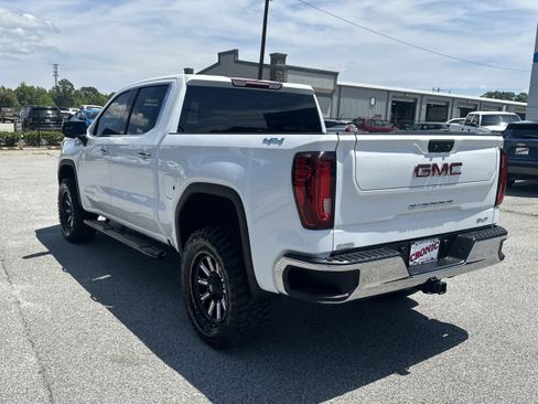 Used 2022 GMC Sierra 1500 SLT AWD/4WD image 5